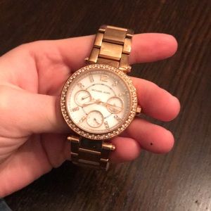 Gold MICHAEL KORS watch with box
